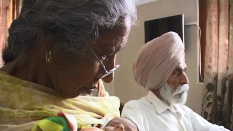 Само в Индия: жена роди за първи път на 70